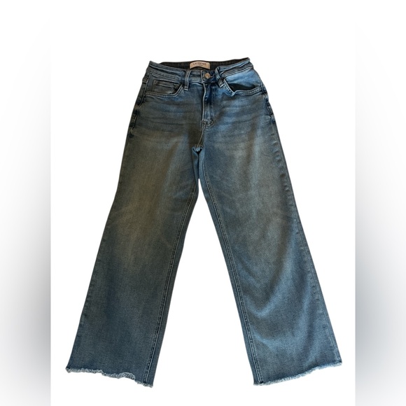 Lovervet Denim - LoveIvet by Vervet High Rise Wide Leg Jeans Light Wash Raw Hem – Size 26/3